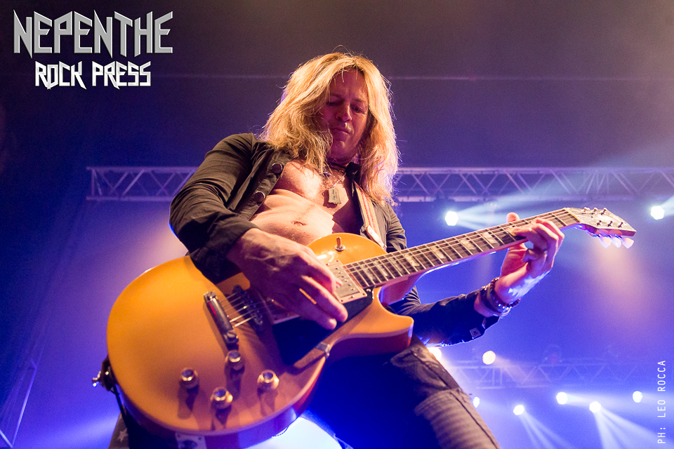 TheDeadDaisies-11