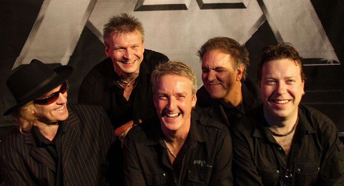 FM + Marco Mendoza en Argentina